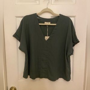COPY - *NWT* Universal Thread Sage Top in SIZE XL *NEVER WORN*